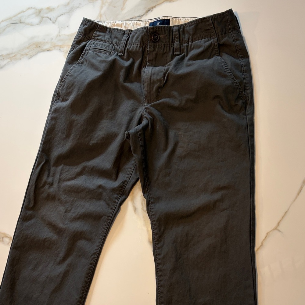 American Eagle Outfitters taupe Chinos. Mens 29x30